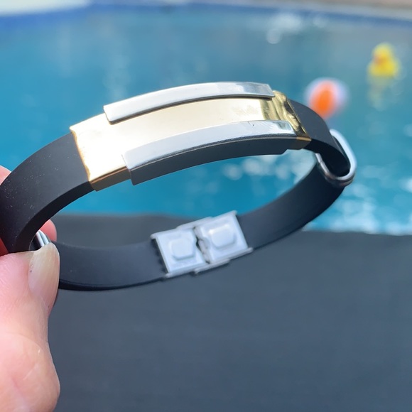 New Stainless Steel /Rubber bracelet - Picture 3 of 6